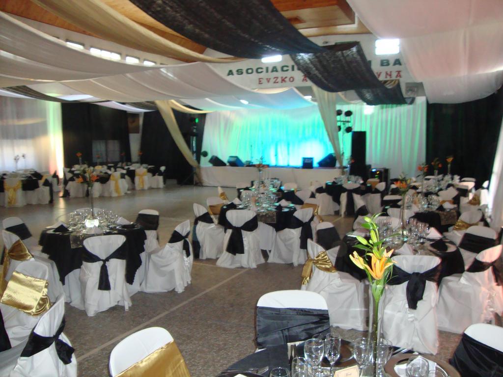 Hotel Euzko Alkartasuna Macachin  ภายนอก รูปภาพ