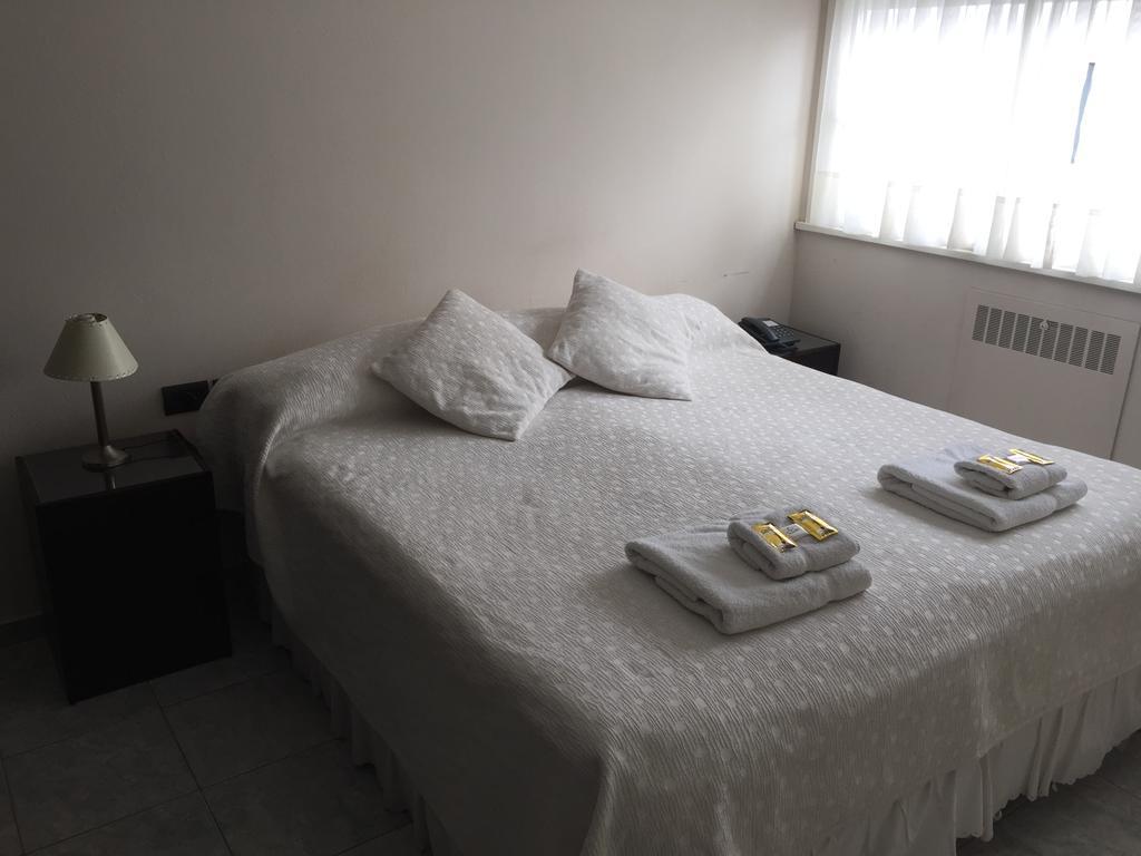 Hotel Euzko Alkartasuna Macachin  ภายนอก รูปภาพ