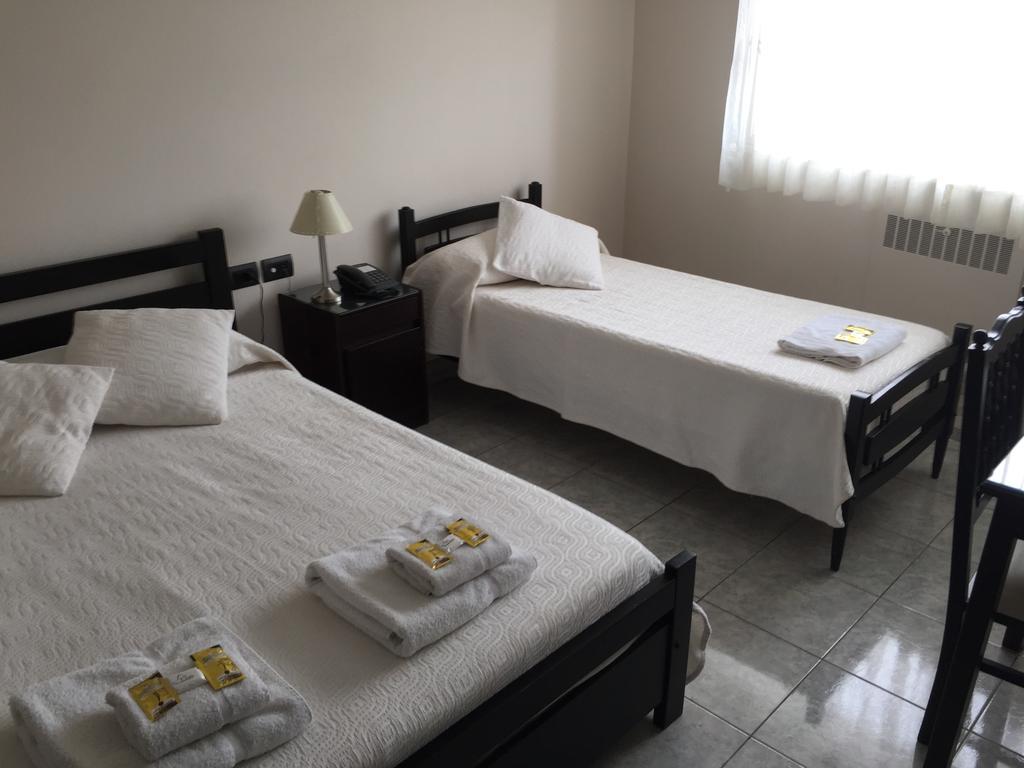 Hotel Euzko Alkartasuna Macachin  ภายนอก รูปภาพ