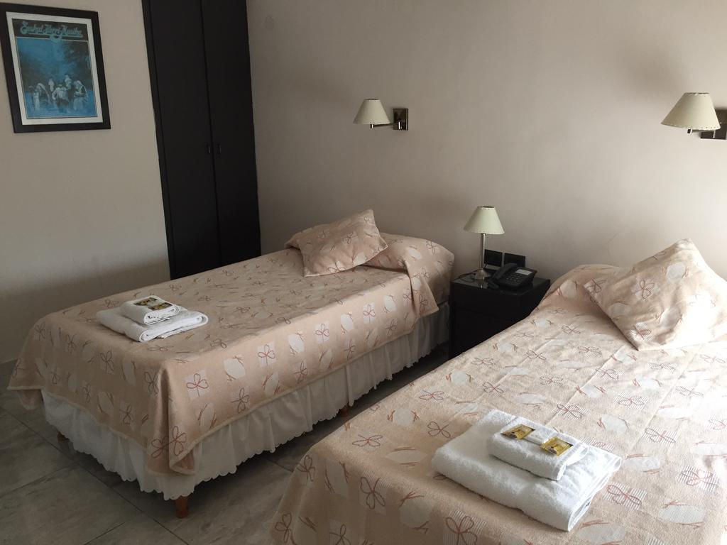 Hotel Euzko Alkartasuna Macachin  ภายนอก รูปภาพ